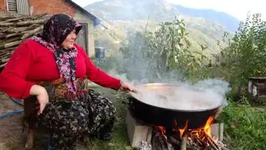 Doğu Karadeniz'de Geleneksel Elma Pekmezi Yapımı