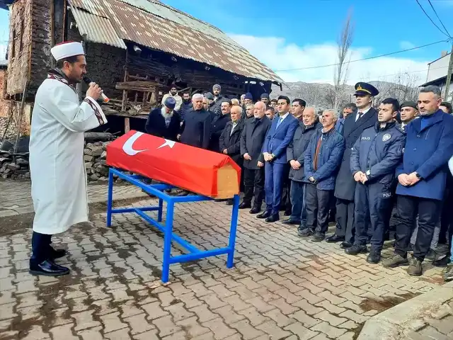 Kıbrıs Gazi Salim Akkurt Son Yolculuğuna Uğurlandı