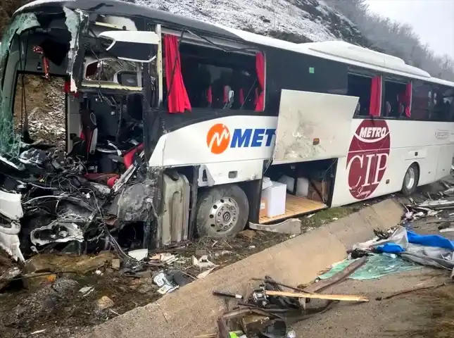 Samsun Kavak'ta Otobüs Kazası: 1 Ölü, 21 Yaralı